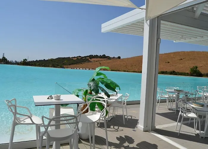 Luxurius Ground Floor - Alcazaba Lagoon