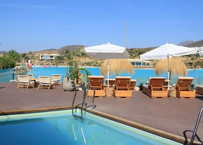 Luxurius Ground Floor - Alcazaba Lagoon Apartment Estepona